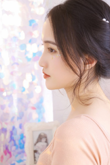 明星专题：凯尔希·格兰莫